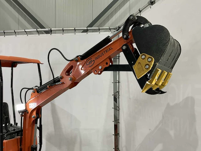 2023 qh-15 graafmachine met hydraulische grondboor en extra bakken - afbeelding 16 van  18