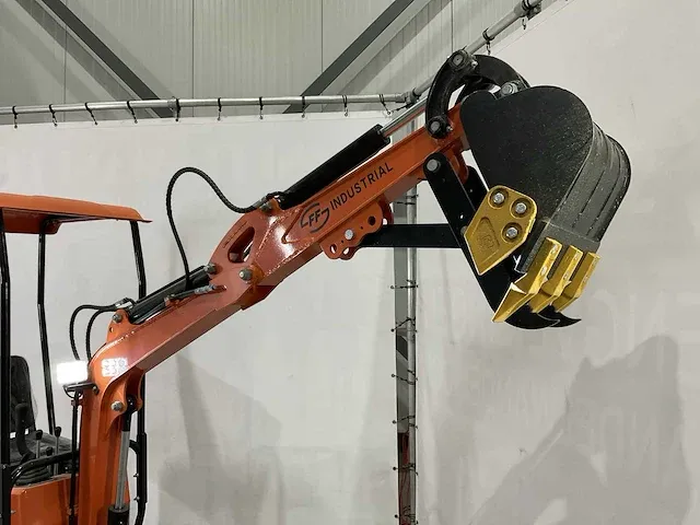 2023 qh-15 graafmachine met hydraulische grondboor - afbeelding 16 van  18