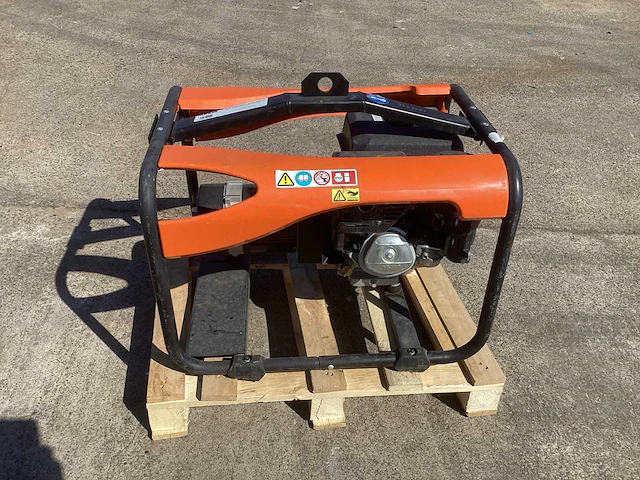2023 sdmo perform 4500 c5 noodstroomaggregaat - afbeelding 1 van  5