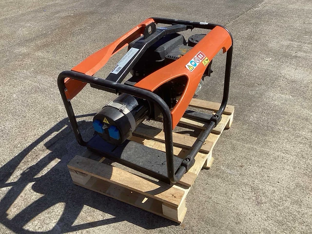 2023 sdmo perform 4500 c5 noodstroomaggregaat - afbeelding 2 van  5