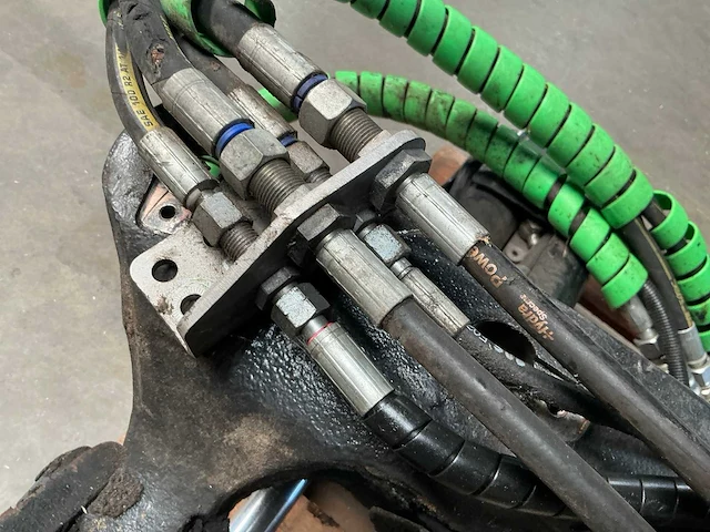 2023 steelwrist x04 tilt-rotator met draaikantelstuk - afbeelding 6 van  7