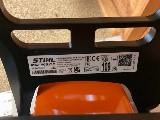 2023 stihl msa 300.0 c accu-kettingzaag - afbeelding 4 van  7
