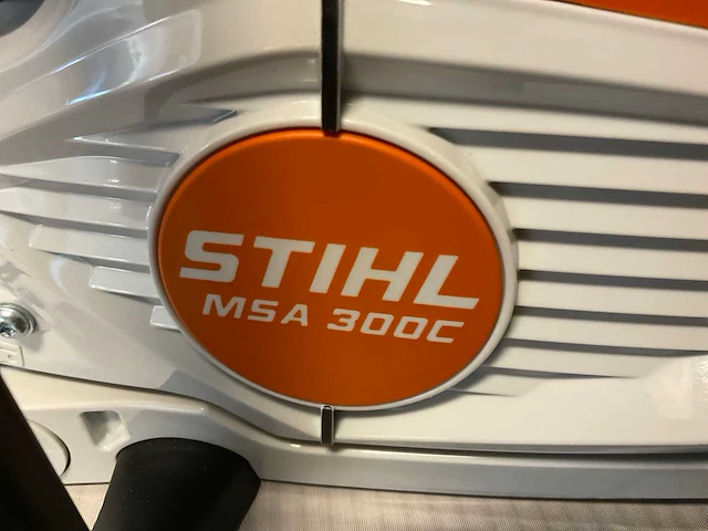 2023 stihl msa 300.0 c accu-kettingzaag - afbeelding 5 van  7