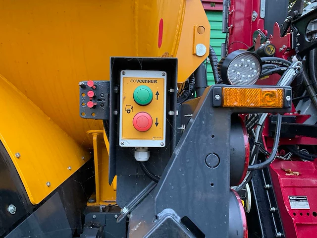 2023 veenhuis premium quad shift 15800 mesttank en 2023 vredo zb4 82544 dv h zodebemester - afbeelding 6 van  28