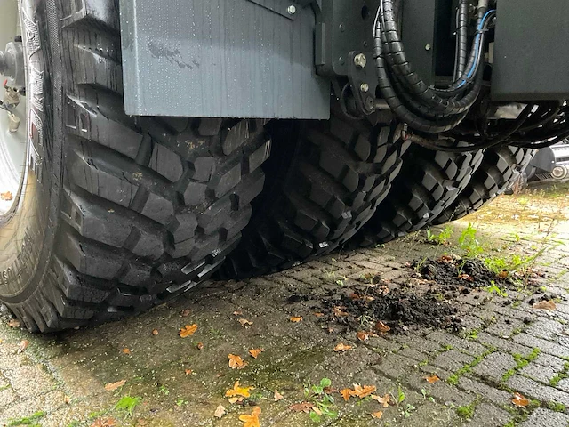 2023 veenhuis premium quad shift 15800 mesttank en 2023 vredo zb4 82544 dv h zodebemester - afbeelding 8 van  28