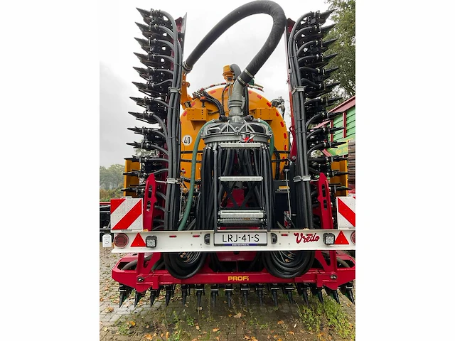 2023 veenhuis premium quad shift 15800 mesttank en 2023 vredo zb4 82544 dv h zodebemester - afbeelding 11 van  28