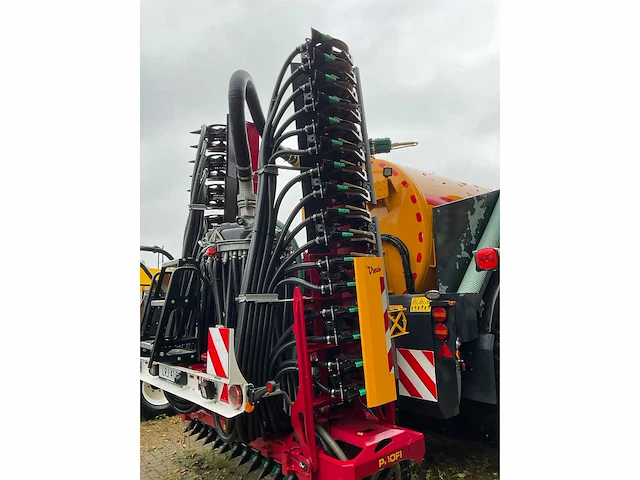 2023 veenhuis premium quad shift 15800 mesttank en 2023 vredo zb4 82544 dv h zodebemester - afbeelding 13 van  28
