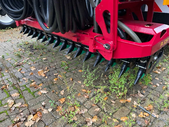 2023 veenhuis premium quad shift 15800 mesttank en 2023 vredo zb4 82544 dv h zodebemester - afbeelding 16 van  28