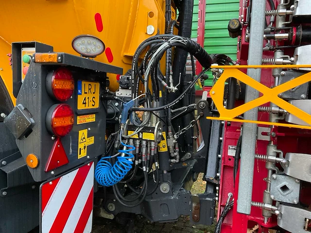 2023 veenhuis premium quad shift 15800 mesttank en 2023 vredo zb4 82544 dv h zodebemester - afbeelding 19 van  28