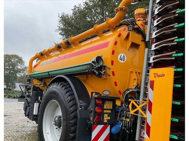 2023 veenhuis premium quad shift 15800 mesttank en 2023 vredo zb4 82544 dv h zodebemester - afbeelding 25 van  28