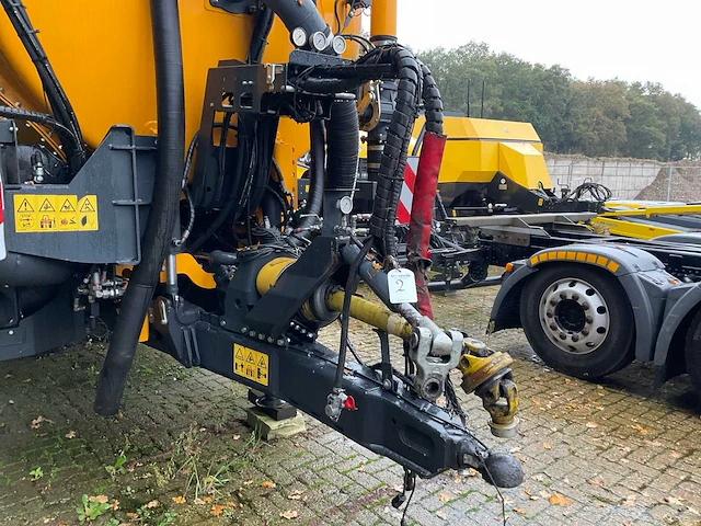 2023 veenhuis premium quad shift 15800 mesttank en 2023 vredo zb4 82544 dv h zodebemester - afbeelding 26 van  28