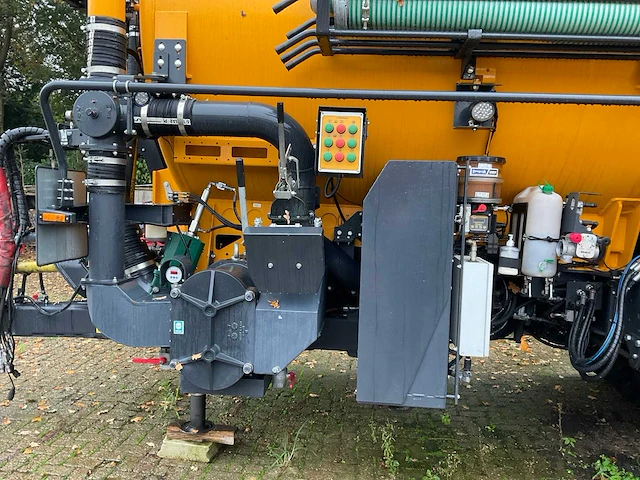 2023 veenhuis premium quad shift 15800 mesttank en 2023 vredo zb4 82544 dv h zodebemester - afbeelding 28 van  28