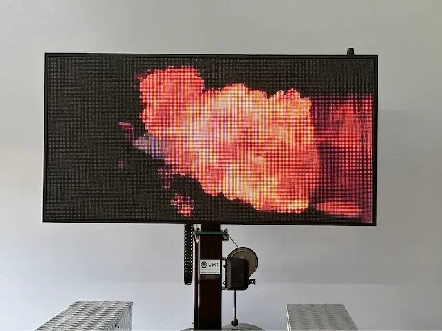 2023 viplex led tekst kar op een aanhanger op accu 220v - afbeelding 11 van  26
