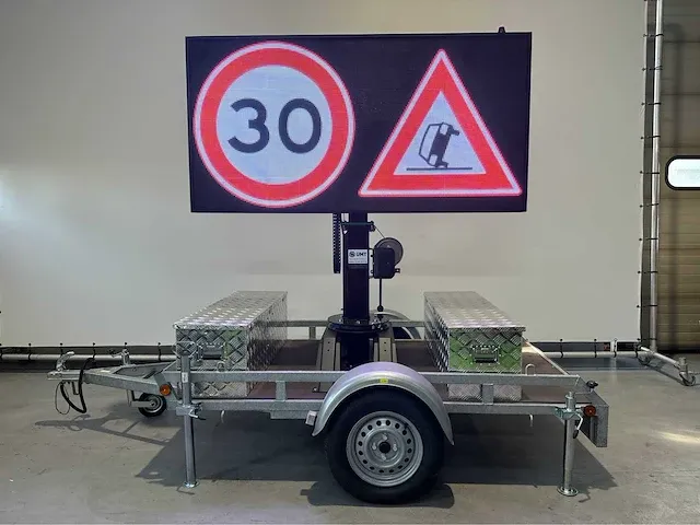 2023 viplex led tekst kar op een aanhanger op accu 220v - afbeelding 22 van  26