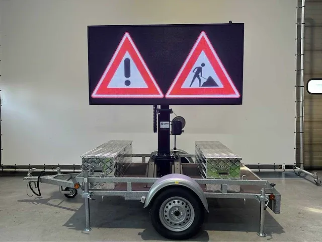 2023 viplex led tekst kar op een aanhanger op accu 220v - afbeelding 23 van  26