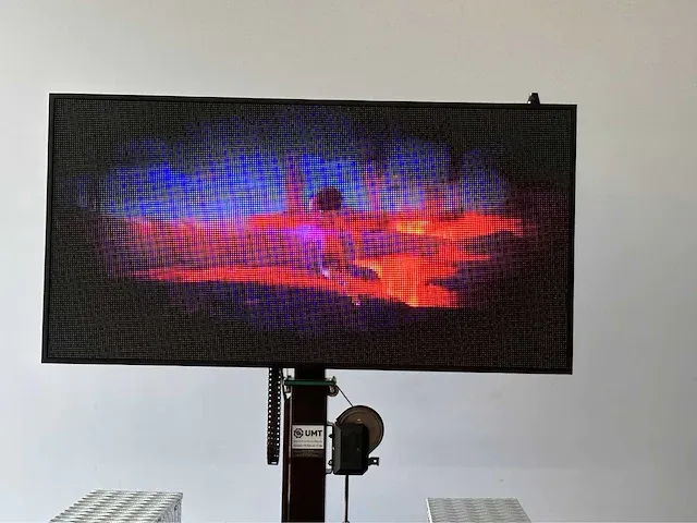 2023 viplex led tekst kar op een aanhanger op accu 220v - afbeelding 26 van  26