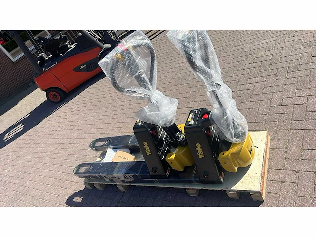 2023 yale mpc15 elektrische palletwagen - afbeelding 2 van  4