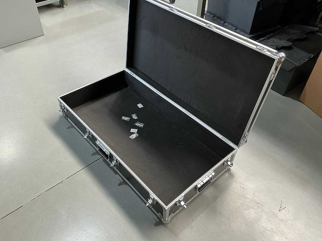 2024 - rm-100 - flightcase (10x) - afbeelding 20 van  20