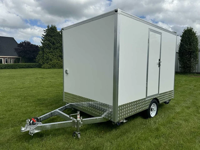 2024 2 persoons aanhangwagen / sanitairunit / toiletunit - afbeelding 1 van  30