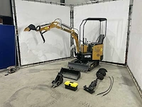 2024 agt h12r graafmachine met hydraulische grondboor en extra bakken; type motor r420
