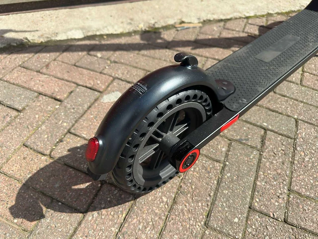 2024 alucard elektrische step - afbeelding 2 van  14