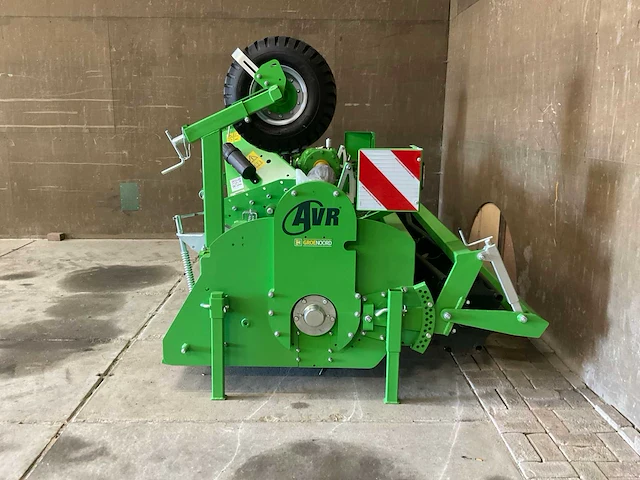 2024 avr multiforce 4 x 75 rijenfrees - afbeelding 11 van  17