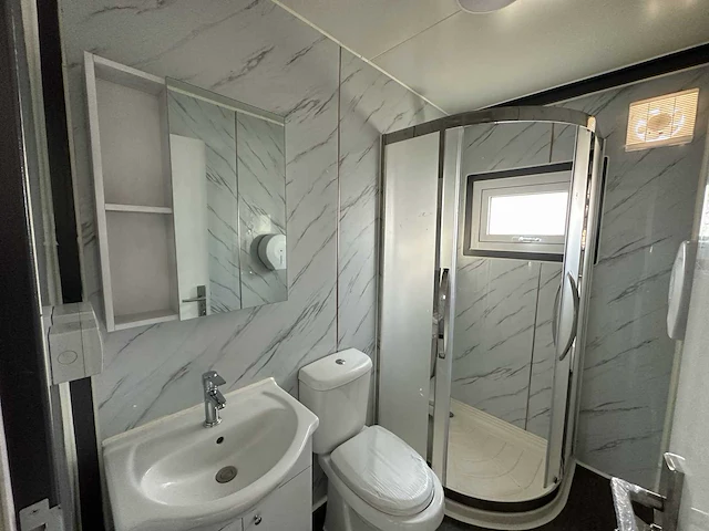 2024 compleet deluxe 12x6 meter mobiele woonunit met 3 slaapkamers en keuken 73m3 - afbeelding 36 van  52