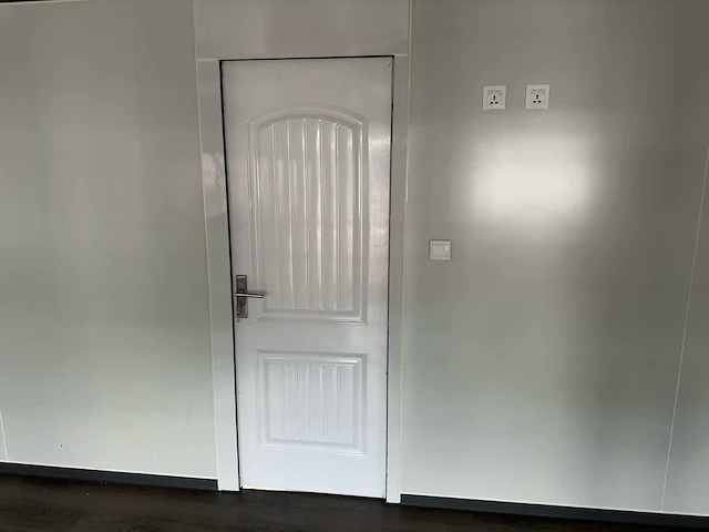 2024 compleet deluxe 12x6 meter mobiele woonunit met 3 slaapkamers en keuken 73m3 - afbeelding 38 van  52
