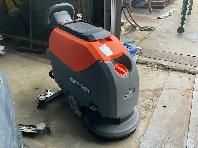2024 daewoo dafl50a schrob- veegmachine - afbeelding 6 van  13