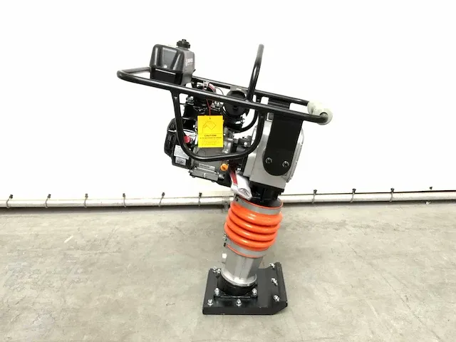 2024 daewoo darm80 - trilplaat - vibratie stamper 6.5pk - afbeelding 3 van  10