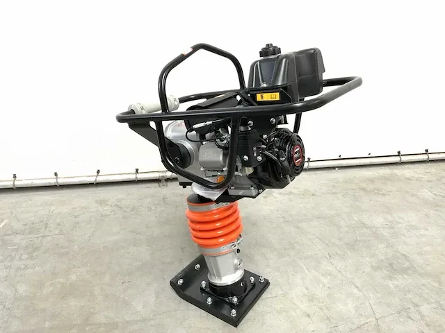 2024 daewoo darm80 - trilplaat - vibratie stamper 6.5pk - afbeelding 5 van  10