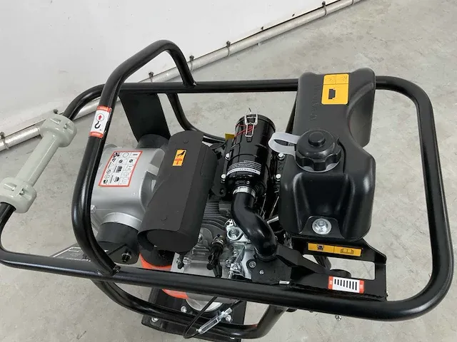 2024 daewoo darm80 - trilplaat - vibratie stamper 6.5pk - afbeelding 8 van  10