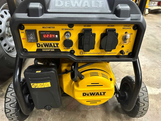 2024 dewalt dxgnp30e stroomgenerator - afbeelding 2 van  6