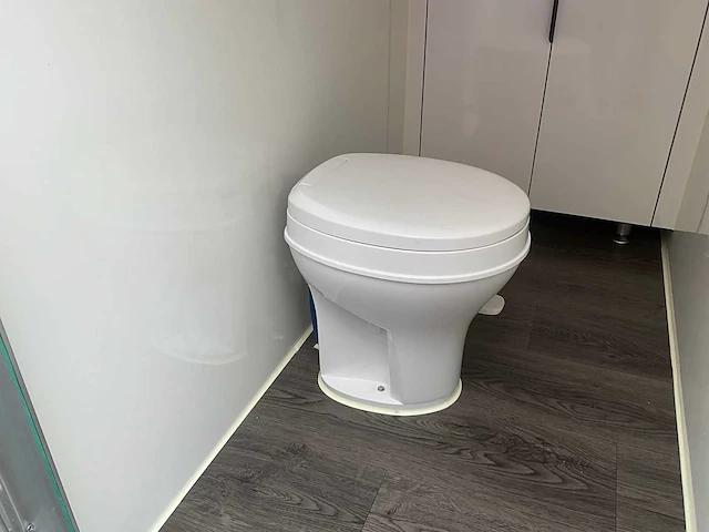 2024 easy-going 3 mtr type b - toiletwagen - afbeelding 10 van  33