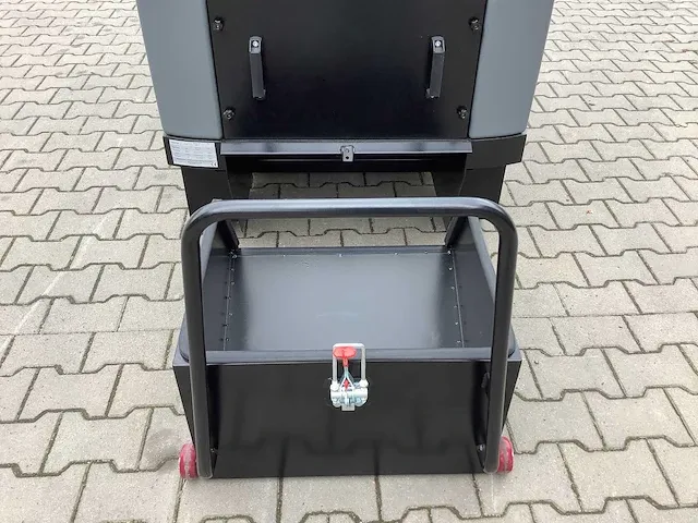 2024 field elektrische zelfrijdende opzit veegmachine - afbeelding 3 van  20