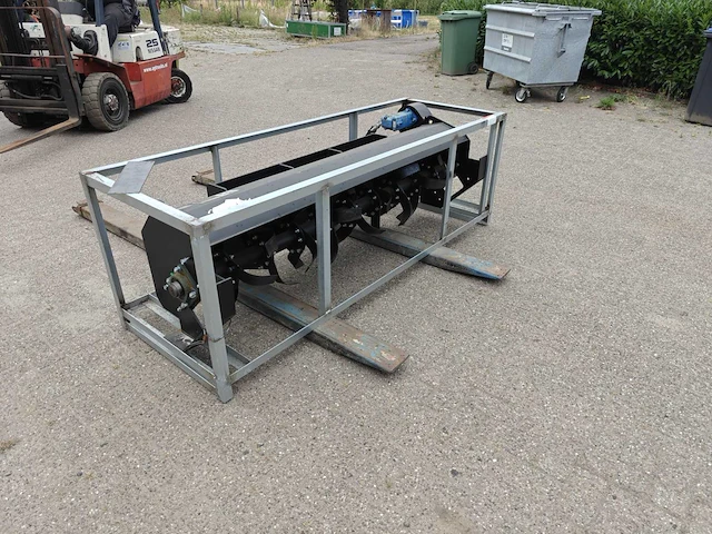 2024 field industries aanbouwfrees schranklader "bobcat" - afbeelding 1 van  8
