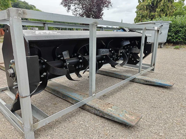 2024 field industries aanbouwfrees schranklader "bobcat" - afbeelding 6 van  8