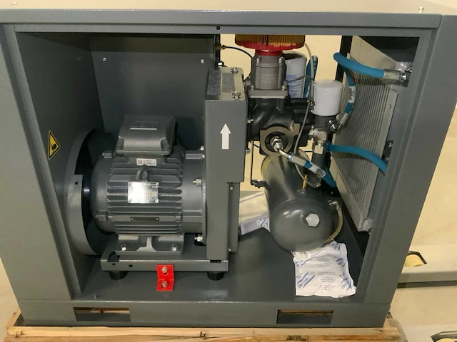 2024 hertz hsg-7,5-10 schroefcompressor - afbeelding 3 van  12