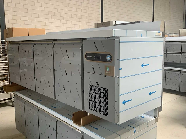 2024 hoshizaki snowflake scr-225dg 4-deurs koelwerkbank - afbeelding 9 van  16