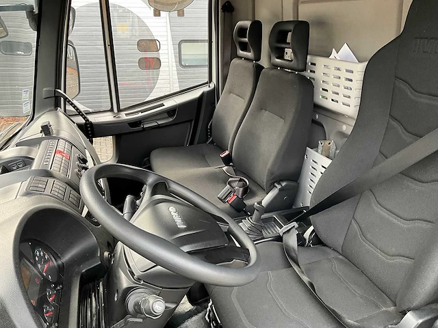 2024 iveco euro cargo 120-250 euro6 vrachtwagen met wipkar - afbeelding 32 van  56