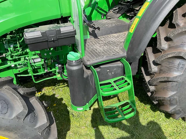 2024 john deere 5055e vierwielaangedreven landbouwtractor - afbeelding 3 van  25