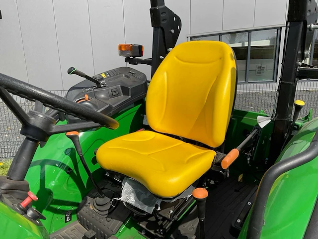 2024 john deere 5055e vierwielaangedreven landbouwtractor - afbeelding 11 van  25
