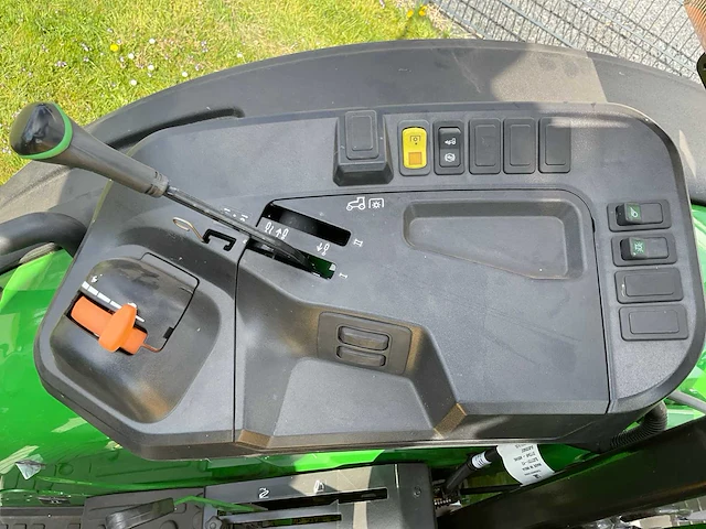 2024 john deere 5055e vierwielaangedreven landbouwtractor - afbeelding 15 van  25