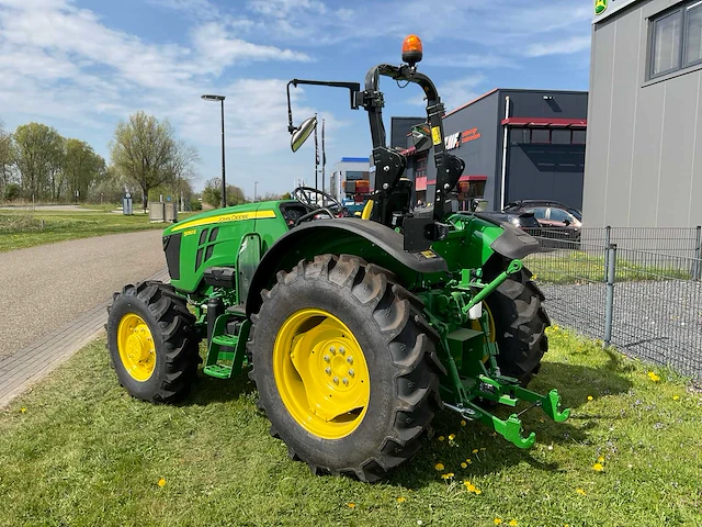 2024 john deere 5055e vierwielaangedreven landbouwtractor - afbeelding 19 van  25