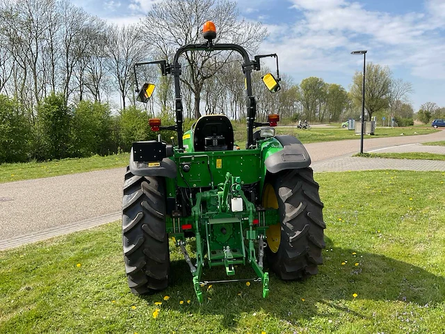 2024 john deere 5055e vierwielaangedreven landbouwtractor - afbeelding 20 van  25
