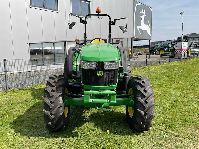 2024 john deere 5055e vierwielaangedreven landbouwtractor - afbeelding 23 van  25