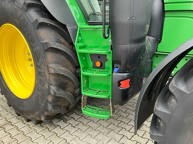 2024 john deere 6r 215 vierwielaangedreven landbouwtractor - afbeelding 22 van  35