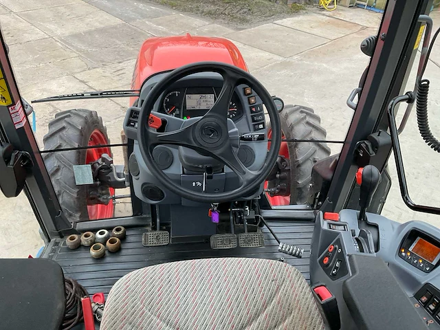 2024 kubota m6-141 utility vierwielaangedreven landbouwtractor - afbeelding 19 van  42