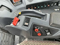 2024 kubota m6-141 utility vierwielaangedreven landbouwtractor - afbeelding 24 van  42