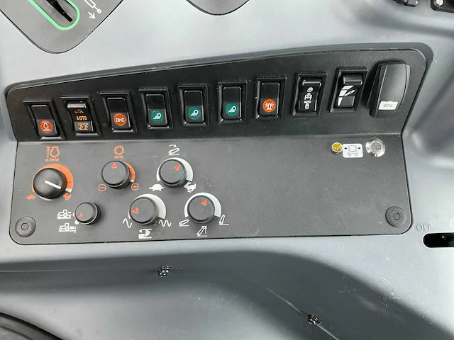 2024 kubota m6-141 utility vierwielaangedreven landbouwtractor - afbeelding 28 van  42